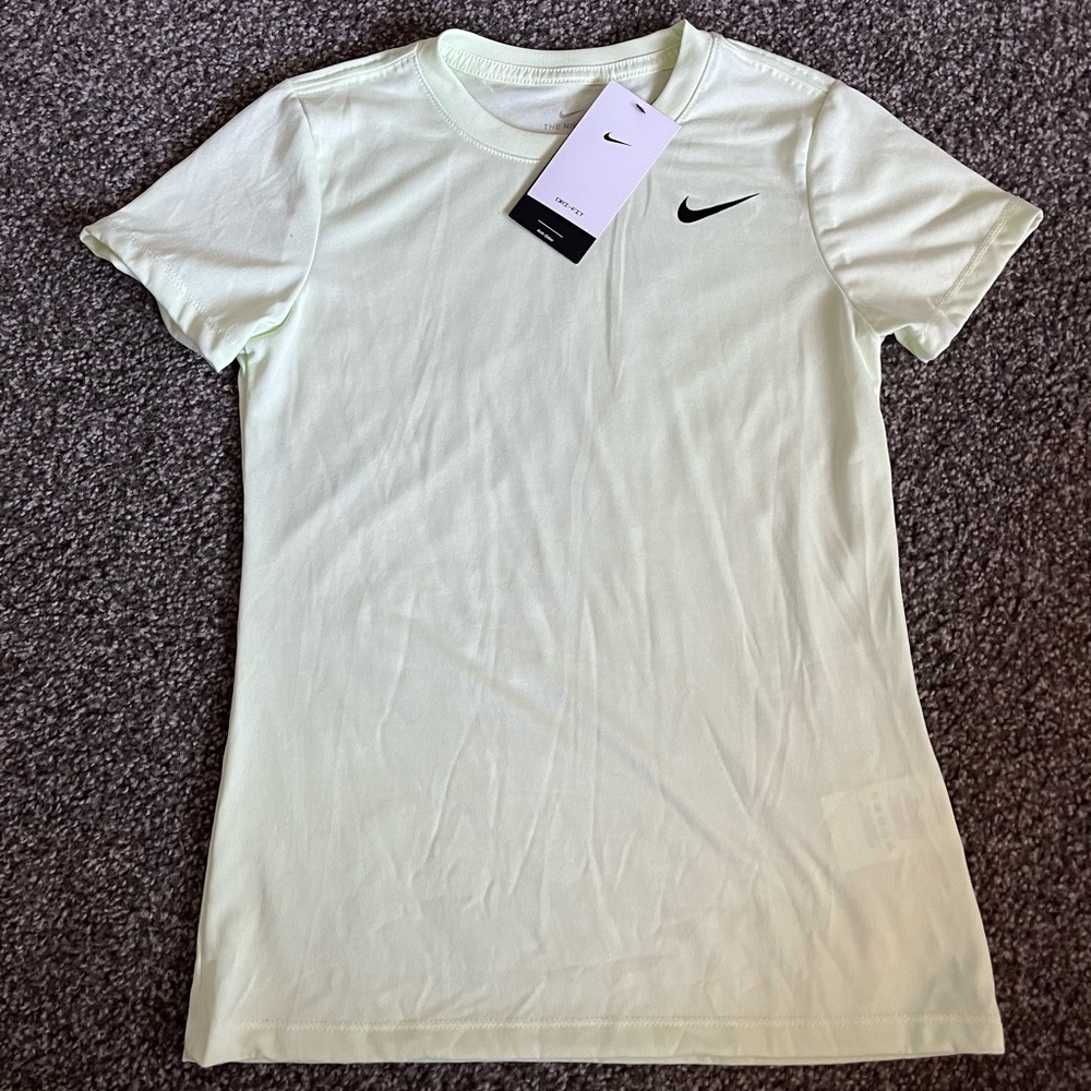 NWT nike dri-fit anti-odor training t-shirt